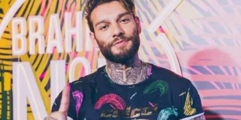 Lucas Lucco fala sobre ser gay em camarote do carnaval (Foto: RT Fotografia) Lucas Lucco fala sobre ser gay em camarote do carnaval (Foto: RT Fotografia)