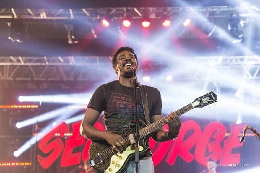 Seu Jorge em show (Foto: Divulgação/ Internet) Seu Jorge em show (Foto: Divulgação/ Internet)