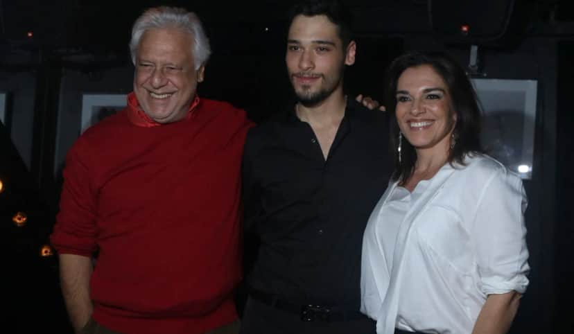 Antônio Fagundes ao lado do filho, Bruno Fagundes e da ex-esposa e atriz, Mara Carvalho (Reprodução) Antônio Fagundes ao lado do filho, Bruno Fagundes e da ex-esposa e atriz, Mara Carvalho (Reprodução)