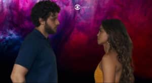 Travessia - Ari transforma vida de Brisa em um verdadeiro inferno e se recusa a obedecer ordem de Guerra (Foto: Reprodução / Globo / Montagem TV Foco) Travessia - Ari transforma vida de Brisa em um verdadeiro inferno e se recusa a obedecer ordem de Guerra (Foto: Reprodução / Globo / Montagem TV Foco)