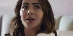 Chiara vai ter uma surpresa com Brisa na novela Travessia Chiara vai ter uma surpresa com Brisa na novela Travessia