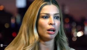 Bomba em Travessia - Débora foi assassinada e identidade de quem matou a mãe de Chiara vem à tona (Foto: Reprodução / Globo / Montagem TV Foco) Bomba em Travessia - Débora foi assassinada e identidade de quem matou a mãe de Chiara vem à tona (Foto: Reprodução / Globo / Montagem TV Foco)