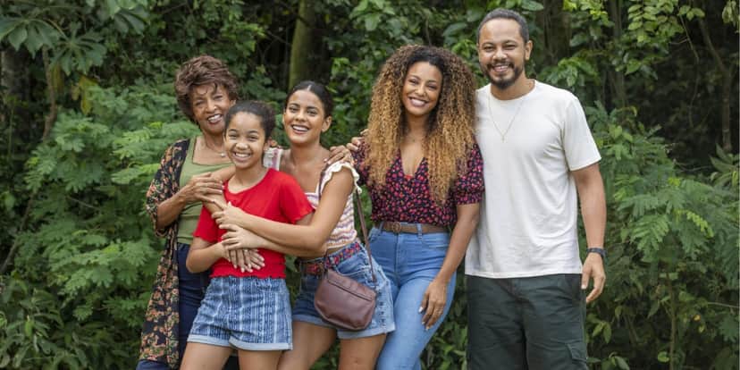 Família de Sol em "Vai Na Fé" (Foto: Divulgação/TV Globo) Família de Sol em "Vai Na Fé" (Foto: Divulgação/TV Globo)