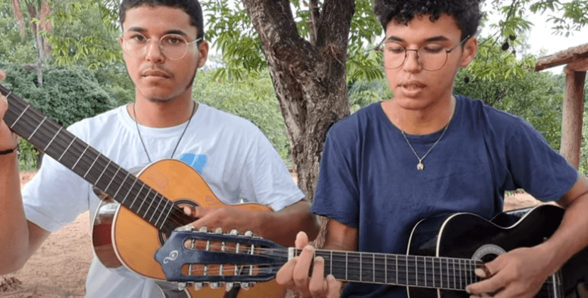 Kayo Silva fazia dupla com seu irmão gêmeo Kayck (Foto Reprodução/Internet) Kayo Silva fazia dupla com seu irmão gêmeo Kayck (Foto Reprodução/Internet)
