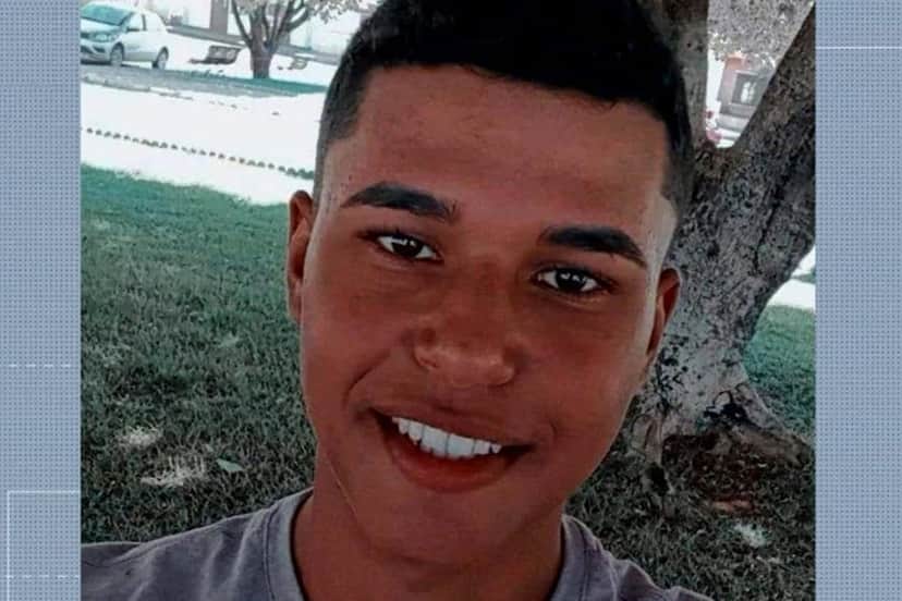 Kayo Silva, uma das maiores promessas do sertanejo, morre de forma trágica ao ser atingido por um raio (Foto Reprodução/Internet) Kayo Silva, uma das maiores promessas do sertanejo, morre de forma trágica ao ser atingido por um raio (Foto Reprodução/Internet)