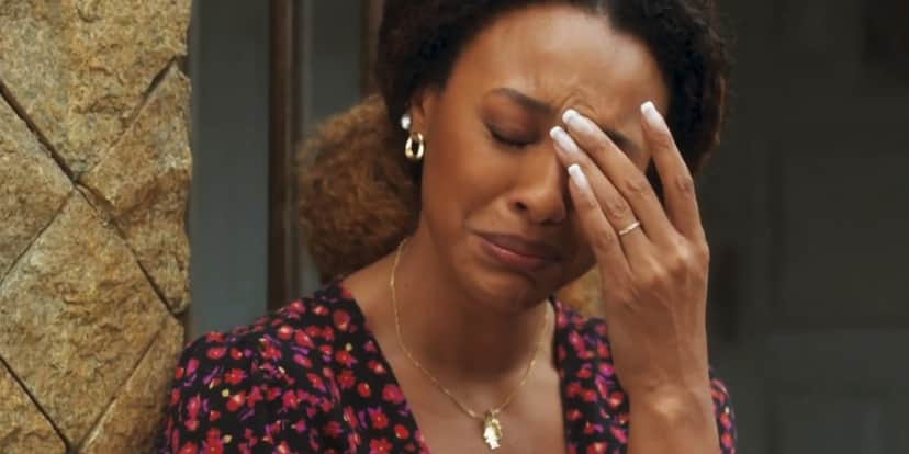 Sol chora em cena da novela Vai na Fé Sol chora em cena da novela Vai na Fé