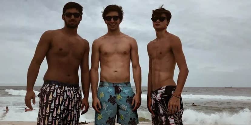 jovem cresceu e se tornou um homem lindo e musculoso (Foto Reprodução/Instagram) jovem cresceu e se tornou um homem lindo e musculoso (Foto Reprodução/Instagram)