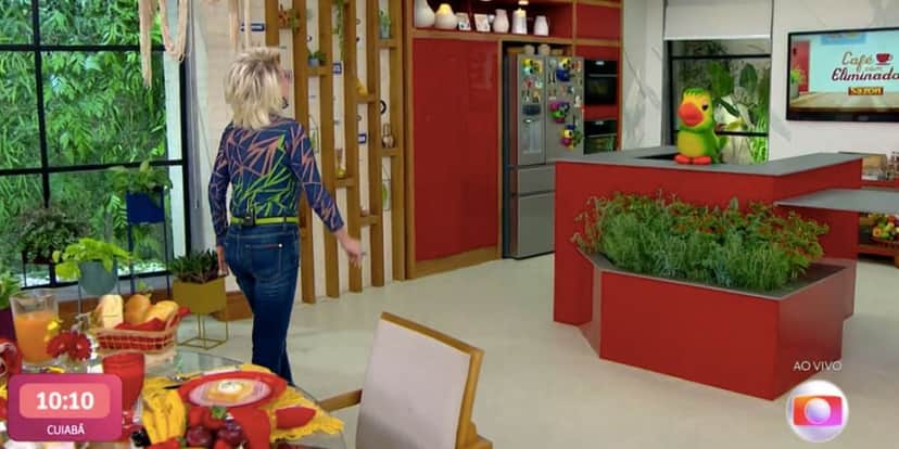 Ana Maria perde a postura ao ver falha técnica no Mais Você (Foto: Reprodução / Globo) Ana Maria perde a postura ao ver falha técnica no Mais Você (Foto: Reprodução / Globo)