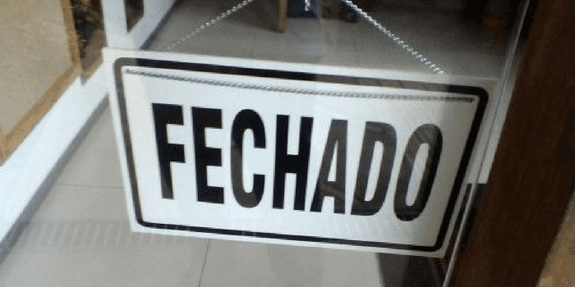 Banco é fechado e funcionários se desesperam (Foto: Reprodução/ Internet) Banco é fechado e funcionários se desesperam (Foto: Reprodução/ Internet)
