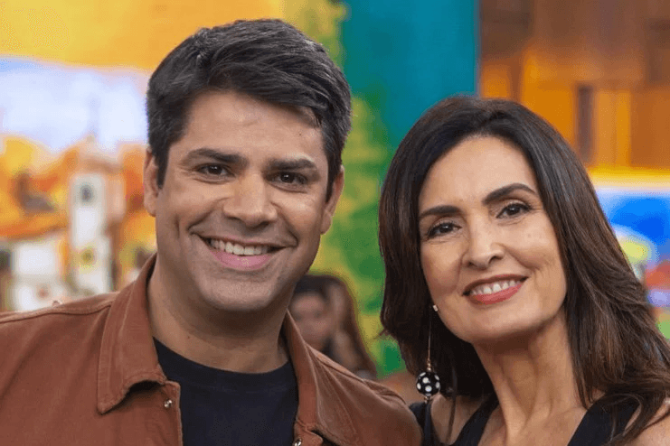 Lair Rennó ao lado de Fátima Bernardes (Foto: Reprodução/ Globo) Lair Rennó ao lado de Fátima Bernardes (Foto: Reprodução/ Globo)
