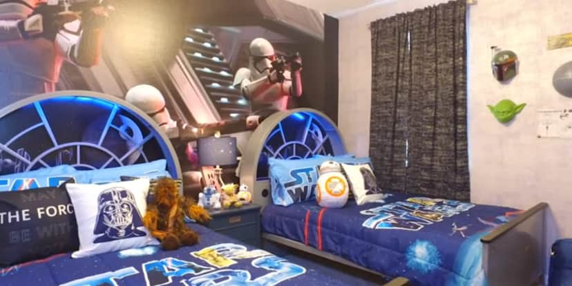 Quarto com temática do Star Wars (Reprodução: Youtube/ Jujudicasa) Quarto com temática do Star Wars (Reprodução: Youtube/ Jujudicasa)