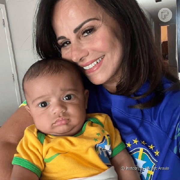 Viviane Araújo ao lado do filho, Joaquim (Foto: Reprodução/ Instagram) Viviane Araújo ao lado do filho, Joaquim (Foto: Reprodução/ Instagram)