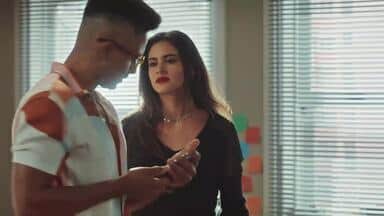 Anthony Verão (Orlando Caldeira) e Érika (Letícia Salles) em Vai Na Fé. (Foto: Reprodução / Globo) Anthony Verão (Orlando Caldeira) e Érika (Letícia Salles) em Vai Na Fé. (Foto: Reprodução / Globo)