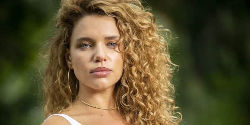 Bruna Linzmeyer recebeu diversas críticas após foto publicada nas redes sociais (Reprodução - Instagram) Bruna Linzmeyer recebeu diversas críticas após foto publicada nas redes sociais (Reprodução - Instagram)
