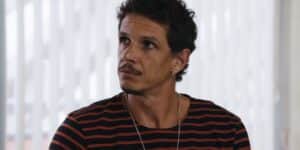 Gil vai se fazer de sonso em Travessia Gil vai se fazer de sonso em Travessia