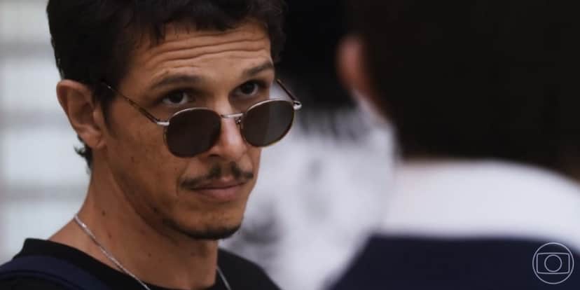 Gil acabou virando cúmplice do amigo em Travessia Gil acabou virando cúmplice do amigo em Travessia