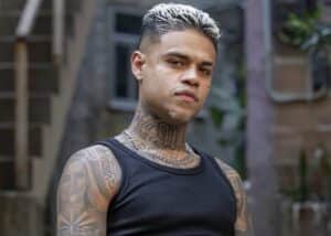 Hugo (MC Cabelinho) vai morrer em Vai na Fé (Foto: Reprodução / Globo) Hugo (MC Cabelinho) vai morrer em Vai na Fé (Foto: Reprodução / Globo)
