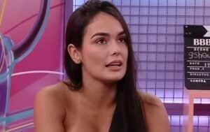 Larissa Santos durante o Bate-Papo BBB (Foto: Reprodução / Globoplay) Larissa Santos durante o Bate-Papo BBB (Foto: Reprodução / Globoplay)