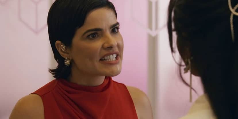 Leonor vestida de vermelho na novela Travessia Leonor vestida de vermelho na novela Travessia
