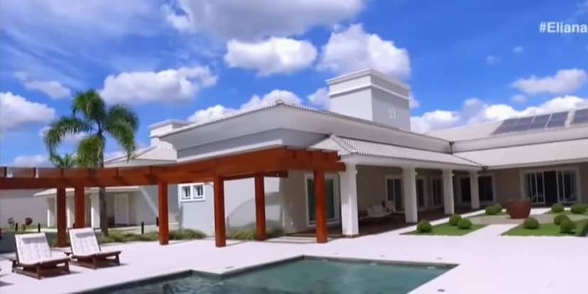 Piscina absurda da mansão (Reprodução: SBT) Piscina absurda da mansão (Reprodução: SBT)