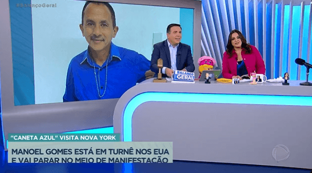 Manoel Gomes vira notícia no "Balanço Geral", na Hora da Venenosa, com Fabíola Reipert e Gottino (Foto Reprodução/Internet) Manoel Gomes vira notícia no "Balanço Geral", na Hora da Venenosa, com Fabíola Reipert e Gottino (Foto Reprodução/Internet)