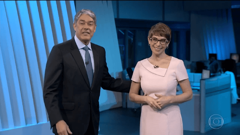 William Bonner e Renata Lo Prete cobrindo as eleições (Foto: Reprodução/ Internet) William Bonner e Renata Lo Prete cobrindo as eleições (Foto: Reprodução/ Internet)