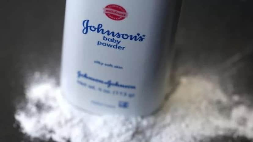 Talco de bebê da Johnson & Johnson (Foto: Reprodução/ Internet) Talco de bebê da Johnson & Johnson (Foto: Reprodução/ Internet)