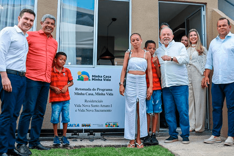 Luiz Inácio Lula da Silva inaugurando o projeto (Foto: Reprodução/ Internet) Luiz Inácio Lula da Silva inaugurando o projeto (Foto: Reprodução/ Internet)