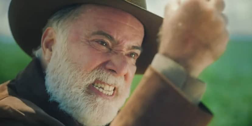 Antônio irritado na novela Terra e Paixão