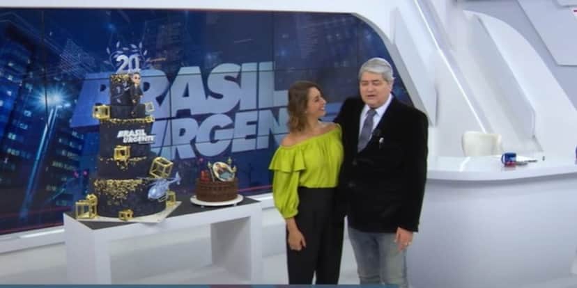 Catia fez uma surpresa para o apresentador invadindo seu programa (Reprodução: Band) Catia fez uma surpresa para o apresentador invadindo seu programa (Reprodução: Band)
