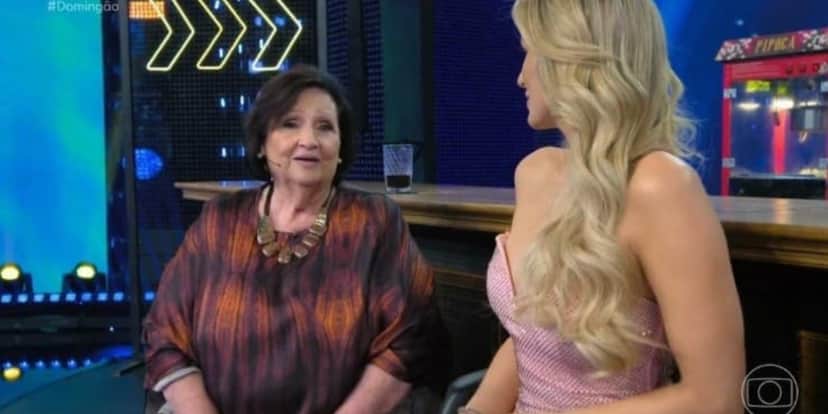 Dona Déa e Lívia Andrade no Domingão com Huck - Foto: Reprodução/Globo Dona Déa e Lívia Andrade no Domingão com Huck - Foto: Reprodução/Globo