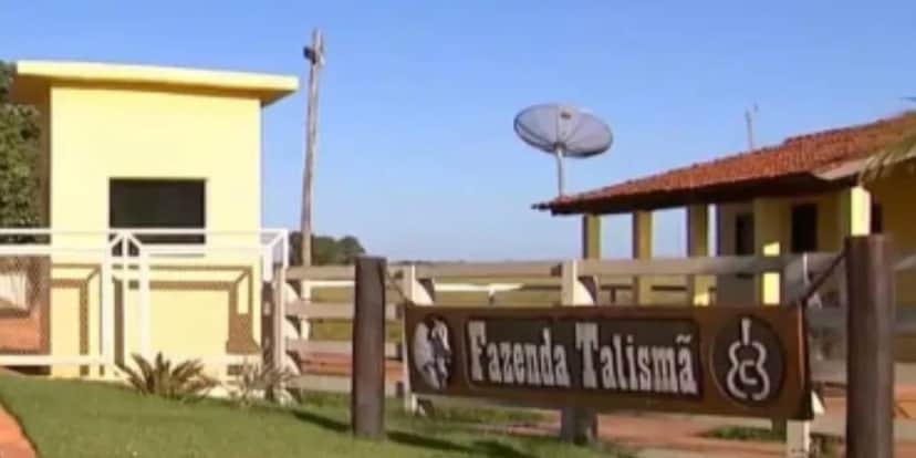 Entrada da fazenda Talismã de Leonardo (Reprodução: Youtube) Entrada da fazenda Talismã de Leonardo (Reprodução: Youtube)