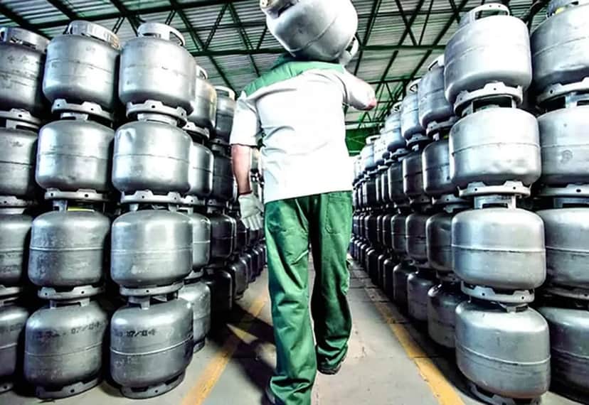 O gás de cozinha está ficando mais barato, já reduzindo 1,2% de seu preço (Reprodução: Internet) O gás de cozinha está ficando mais barato, já reduzindo 1,2% de seu preço (Reprodução: Internet)