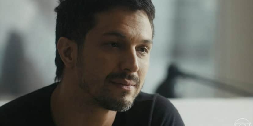 Oto será pressionado por Bia na novela Travessia Oto será pressionado por Bia na novela Travessia
