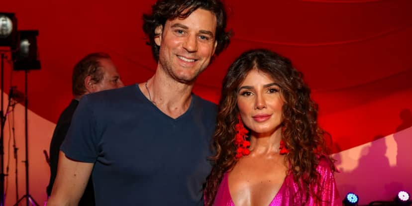 Rony Cecconello e Paula Fernandes no desfile de Eduardo Amarante (Foto: Tom Zé/AgNews) Rony Cecconello e Paula Fernandes no desfile de Eduardo Amarante (Foto: Tom Zé/AgNews)