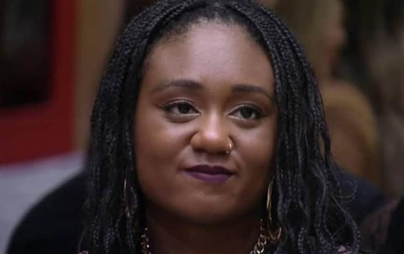 Sarah Aline recebendo a informação de Tadeu que ela foi a eliminada da vez (Reprodução: Globo) Sarah Aline recebendo a informação de Tadeu que ela foi a eliminada da vez (Reprodução: Globo)