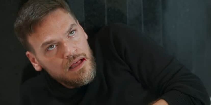 Theo apanha de Ben na novela Vai na Fé Theo apanha de Ben na novela Vai na Fé