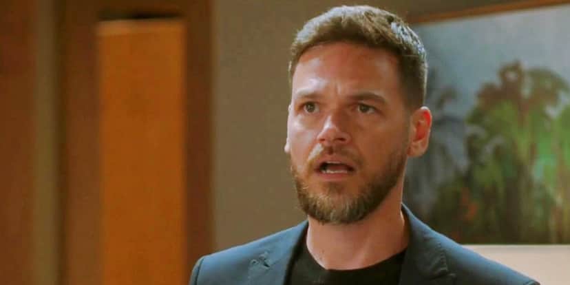 Theo vê o que não quer na novela Vai na Fé Theo vê o que não quer na novela Vai na Fé