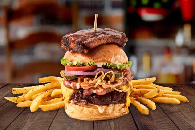 Dueling Barbecue Burger - Foto Reprodução Internet Dueling Barbecue Burger - Foto Reprodução Internet