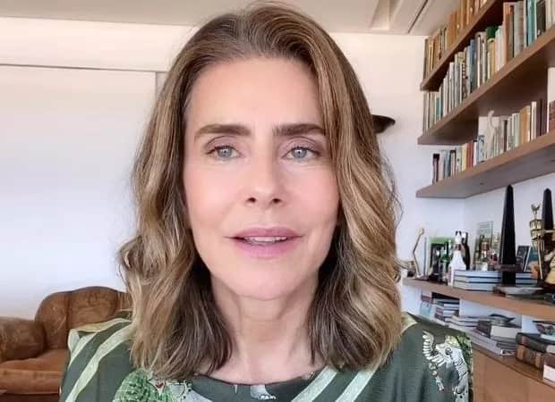 http://tvfoco.uai.com.br/wp-content/uploads/2015/05/Daniela-Mercury.jpg
