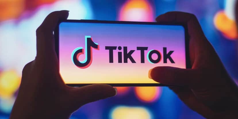 Pessoa usando o TikTok (Foto: Reprodução / Internet) Pessoa usando o TikTok (Foto: Reprodução / Internet)