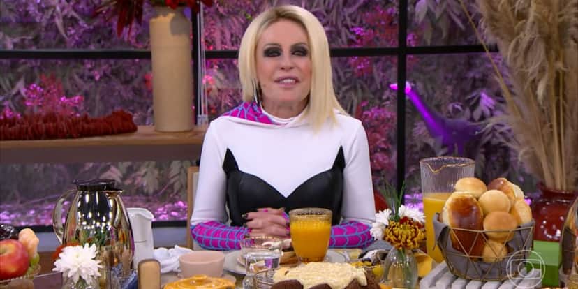 Ana Maria Braga surgiu vestida de personagem de Homem Aranha no "Mais Você" (Foto: Reprodução/TV Globo) Ana Maria Braga surgiu vestida de personagem de Homem Aranha no "Mais Você" (Foto: Reprodução/TV Globo)