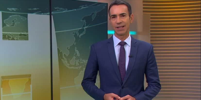 César Tralli fez anúncio ao público do "JH" (Foto: Reprodução/TV Globo)