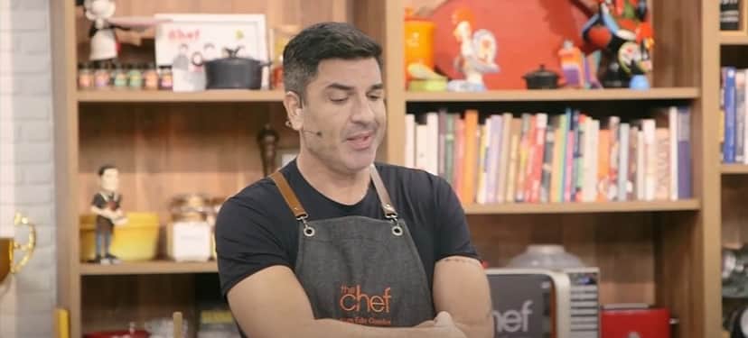 Edu Guedes ficou muito emocionado ao relembrar diagnóstico de seu amigo (Reprodução: Band) Edu Guedes ficou muito emocionado ao relembrar diagnóstico de seu amigo (Reprodução: Band)