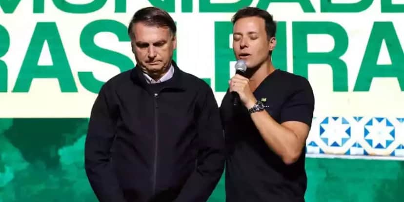 Jair Bolsonaro com André Valadão (Foto: Reprodução/Instagram) Jair Bolsonaro com André Valadão (Foto: Reprodução/Instagram)