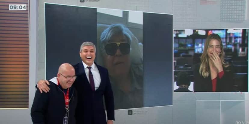 O apresentador comparou o cantor com seu pai e caiu na gargalhada (Reprodução: Band) O apresentador comparou o cantor com seu pai e caiu na gargalhada (Reprodução: Band)