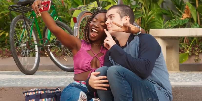 Kate (Clara Moneke) e Rafa (Caio Manhente) podem terminar namoro (Foto: Reprodução/TV Globo) Kate (Clara Moneke) e Rafa (Caio Manhente) podem terminar namoro (Foto: Reprodução/TV Globo)