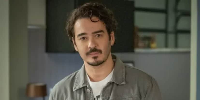 Simas até mudou visual após traição em "Vai na Fé" (Foto: Reprodução/TV Globo) Simas até mudou visual após traição em "Vai na Fé" (Foto: Reprodução/TV Globo)
