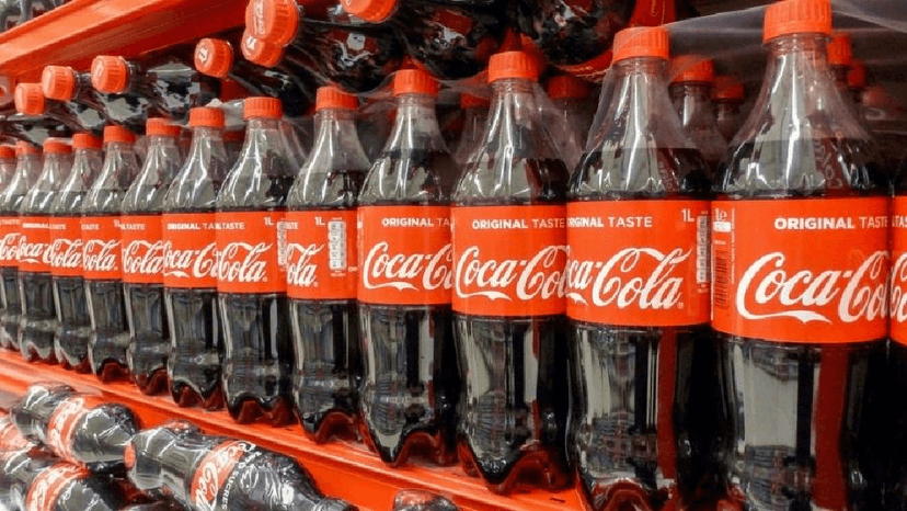 Coca-Cola nas prateleiras dos mercados (Foto: Reprodução/ Internet) Coca-Cola nas prateleiras dos mercados (Foto: Reprodução/ Internet)