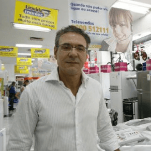 Um dos fundadores da rede de lojas Manlec, Atílio Manzoli (Foto: Reprodução/ Internet) Um dos fundadores da rede de lojas Manlec, Atílio Manzoli (Foto: Reprodução/ Internet)